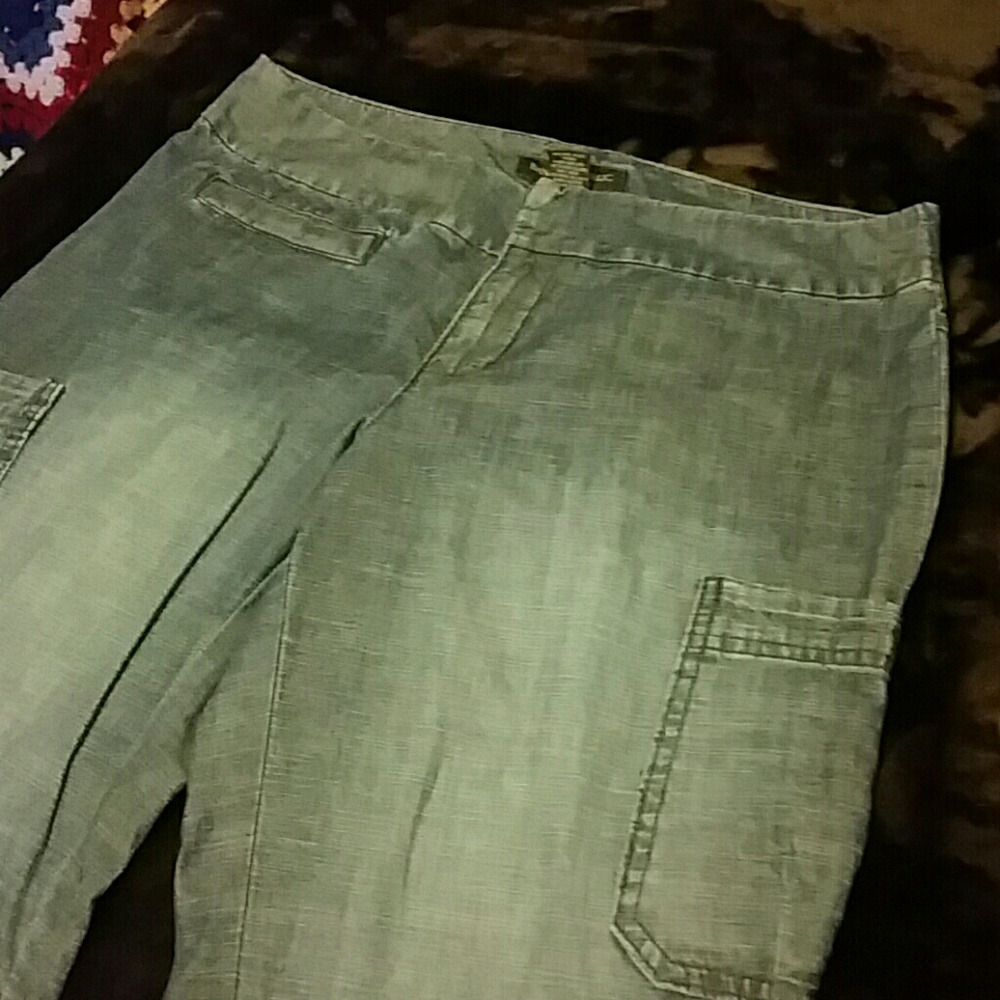 Dark blue Capri jeans with tie up bottoms!